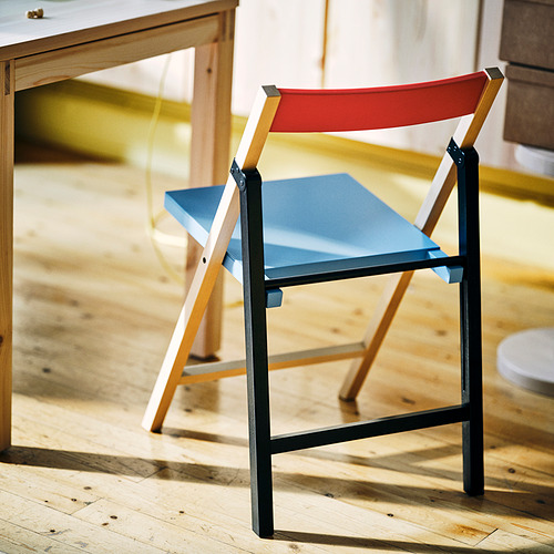 IKEA PS 2026, silla plegable. 4 de 9 abrir diálogo