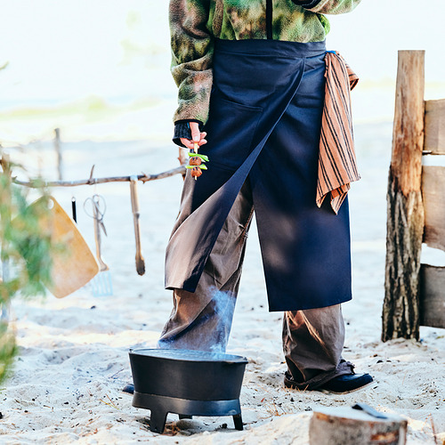 SOLUPPGÅNG, waist apron. 2 of 4 open dialog