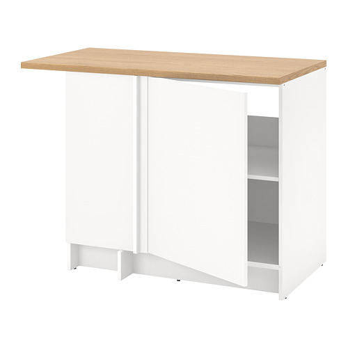 Un mueble de cocina con base blanca KNOXHULT con encimera de efecto roble, con una gran superficie de almacenaje y estantes ajustables, ideal para espacios de esquina.