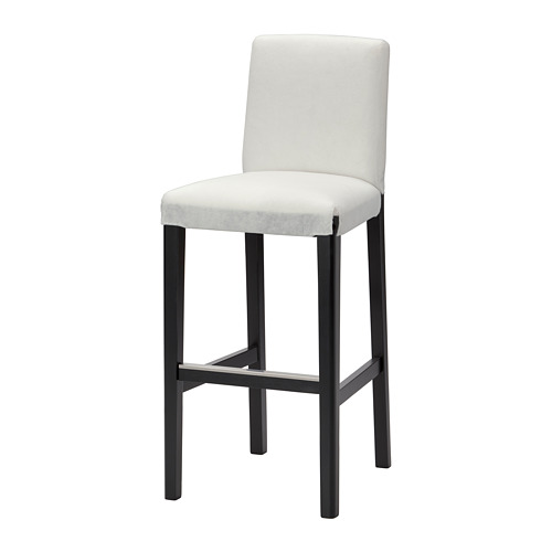 Un taburete de bar BERGMUND blanco con estructura de metal negro, con asiento y respaldo acolchados para mayor comodidad.