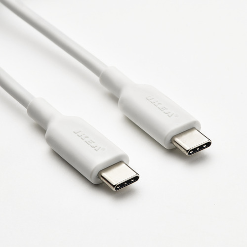 Cable usb-c blanco, ambos extremos visibles, con un diseño duradero y flexible. Marca ikea en conectores.