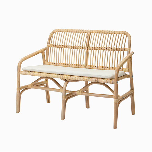 Cojín GRYTTOM beige para banco de ratán, aporta comodidad, ideal para espacios reducidos.