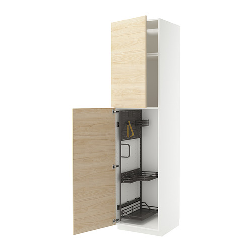 Mueble de cocina de madera de fresno claro METOD con organizadores extraíbles.