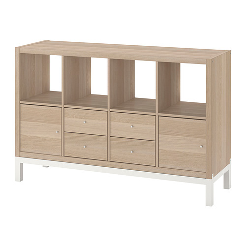 KALLAX: madera clara, almacenamiento abierto y con cajones. Bastidor inferior blanco. Diseño moderno y aireado.