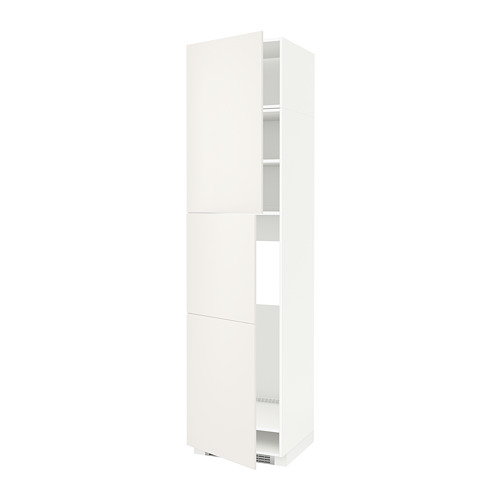 Un mueble de cocina METOD blanco con un diseño moderno y estantes ajustables.