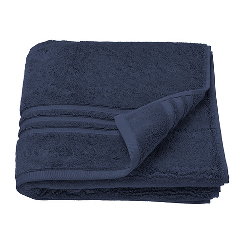 Toalla de algodón orgánico BROKGLIM doblada en azul oscuro, gruesa y suave con diseño de borde tejido.