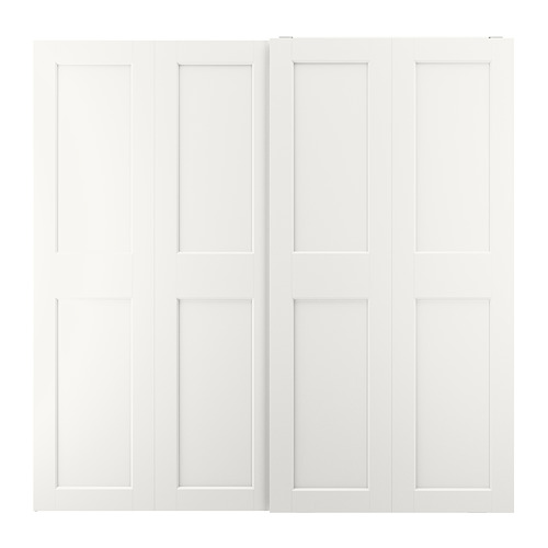 Puertas correderas de armario GRIMO blancas, con líneas limpias modernas y un diseño de panel clásico.