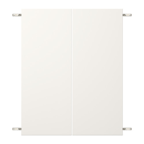 Puerta con paneles blancos y bisagras niqueladas.