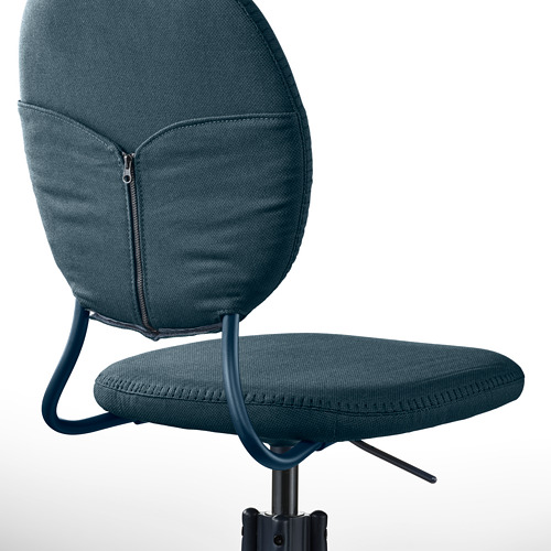 Silla de oficina azul con detalle de cremallera, respaldo curvo, asiento acolchado y altura regulable.