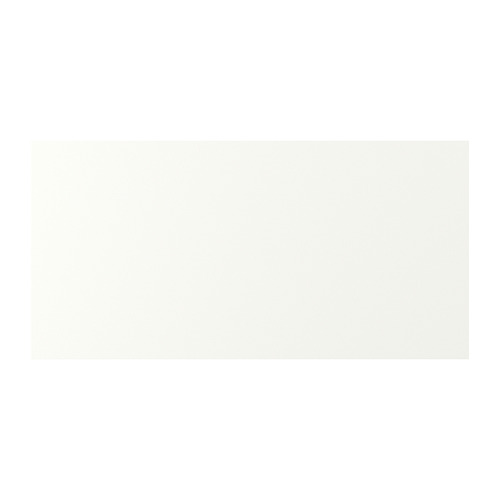 Armarios de cocina VALLSTENA blancos con superficies de aluminio lisas y fáciles de limpiar.