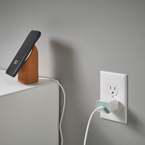 SJÖSS, cargador USB+1 puerto de 20W. 2 de 4 open dialog