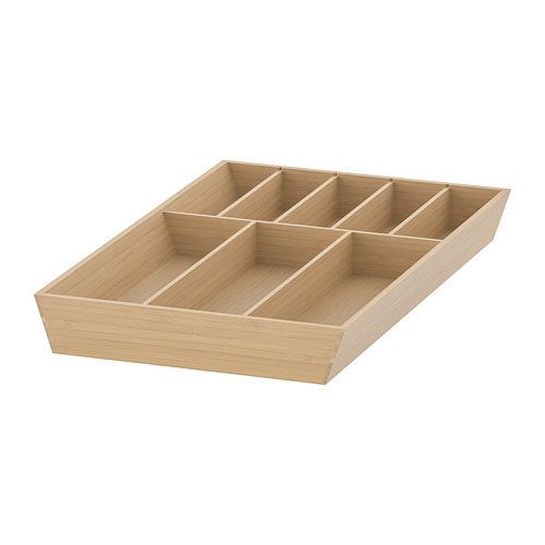 Una bandeja para cubiertos de bambú UPPDATERA con seis compartimentos. Color marrón claro, forma organizada para la organización de los cajones de la cocina.