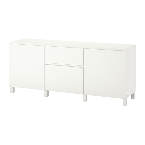 Aparador BESTÅ blanco, diseño moderno y limpio, tres secciones, dos puertas, dos cajones, estantes ajustables, patas metálicas.