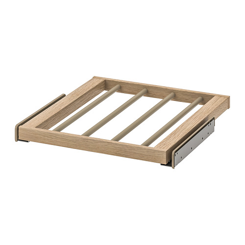 Percha para pantalones KOMPLEMENT en madera marrón claro, con laterales metálicos; Un diseño extraíble para facilitar el acceso a la ropa.