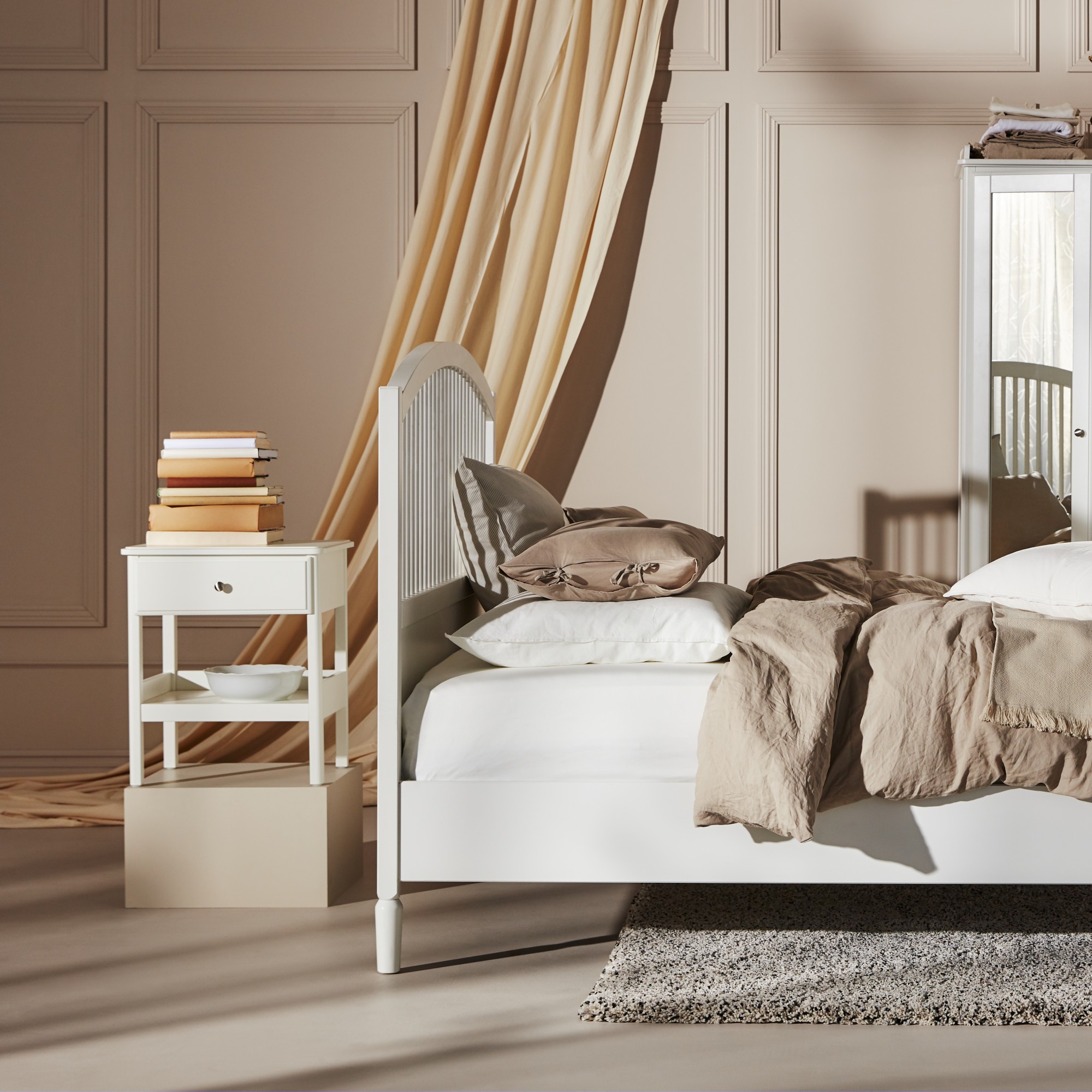 TYSSEDAL, nightstand. 2 of 4 open dialog