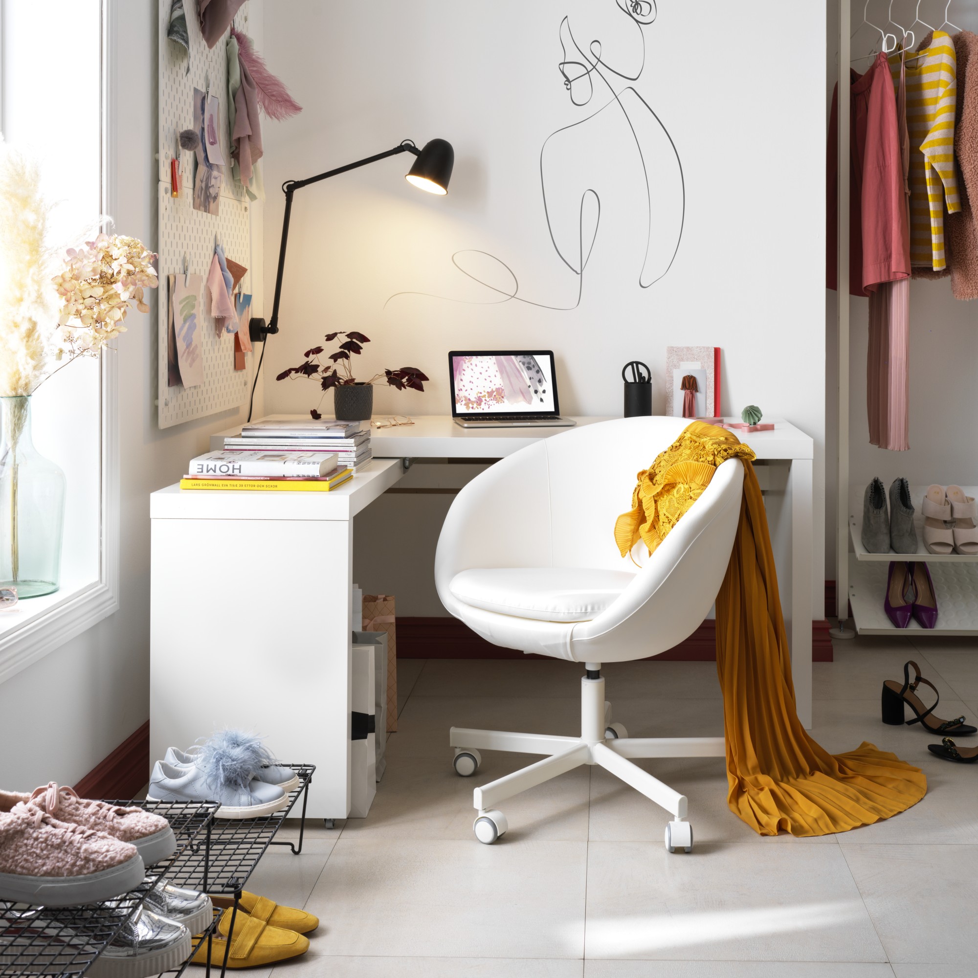 MALM, escritorio con panel extraíble. 2 de 6 open dialog