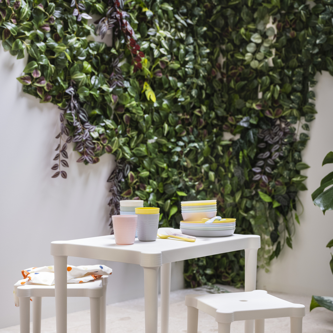 UTTER, taburete niños. 5 de 5 open dialog